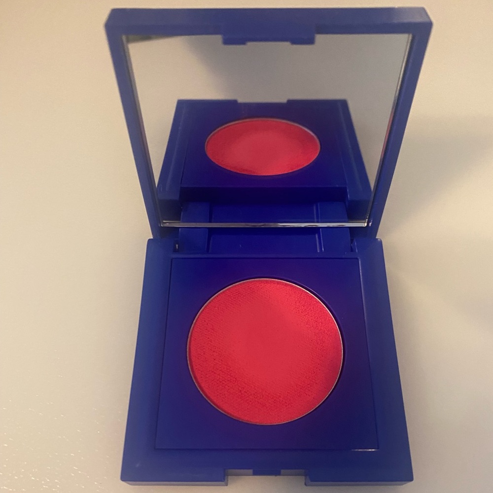 Tresluce Beauty cream blush in Weekend Vibez
